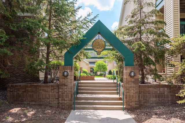 7618 York Ave S Unit 1318, Edina, MN 55435 - view of gate