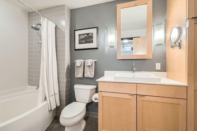730 Stinson Blvd Unit 205, Minneapolis, MN 55413 - bathroom with toilet, shower / bathtub combination with curtain, vanity, and baseboards
