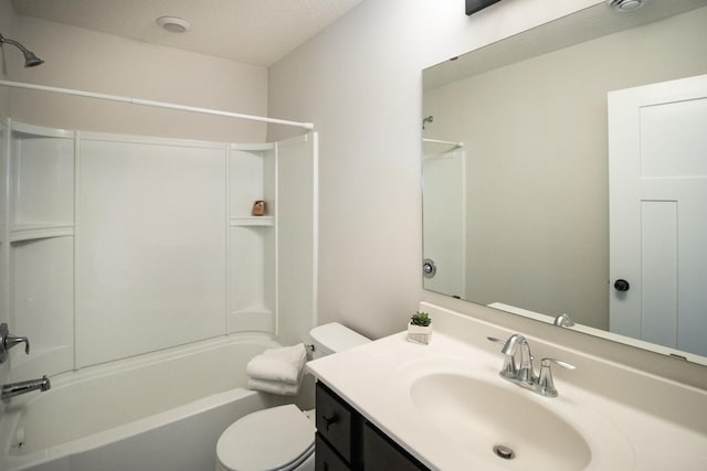 18122 Garland Path, Lakeville, MN 55044 - bathroom with toilet, washtub / shower combination, and vanity