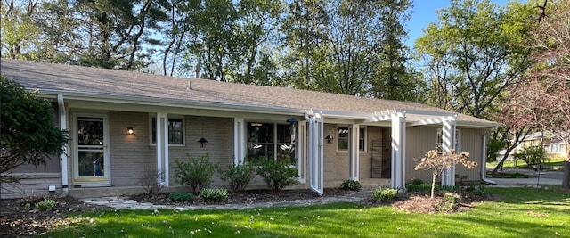 3918 Willmatt Hl, Minnetonka, MN 55305 - ranch-style house featuring a front yard and a pergola