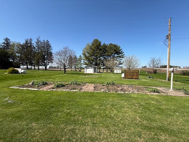 421 Main St E, Eitzen, MN 55931 - view of grassy yard