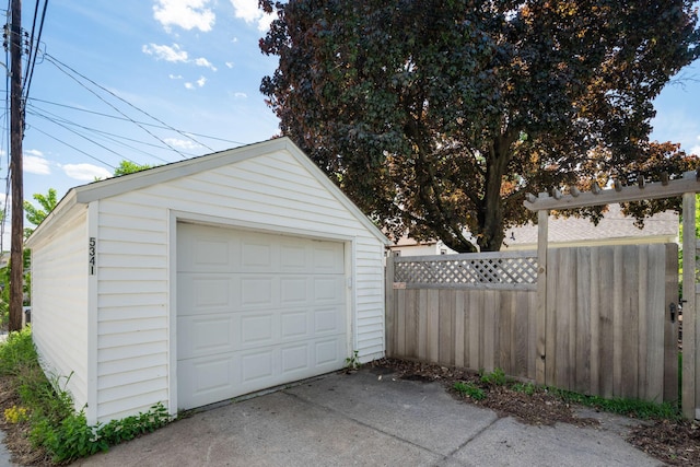 5341 Knox Ave S, Minneapolis, MN 55419 - detached garage featuring concrete driveway