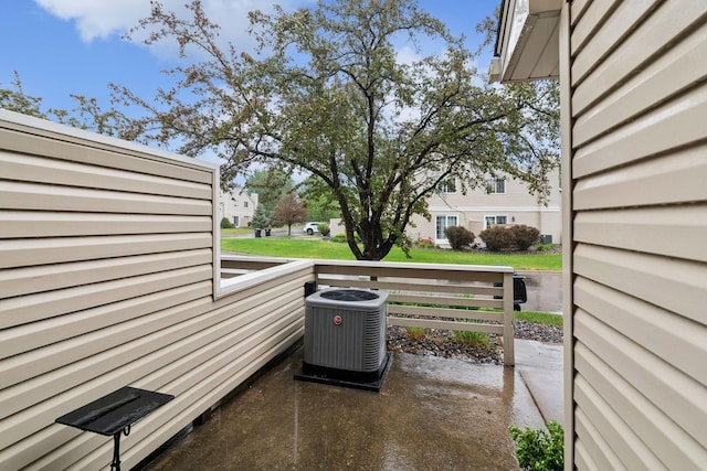 13210 Meadowood Trl NW Unit 63Nw, Coon Rapids, MN 55448 - view of patio / terrace