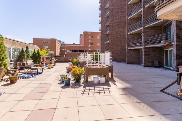 26 10th St W Unit 1701, Saint Paul, MN 55102 - view of home's community featuring a patio area