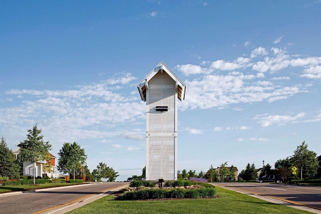 11200 Walnut Ln, Woodbury, MN 55129 - view of community featuring a lawn