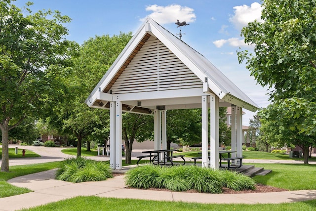 11200 Walnut Ln, Woodbury, MN 55129 - view of property's community with a gazebo and a yard