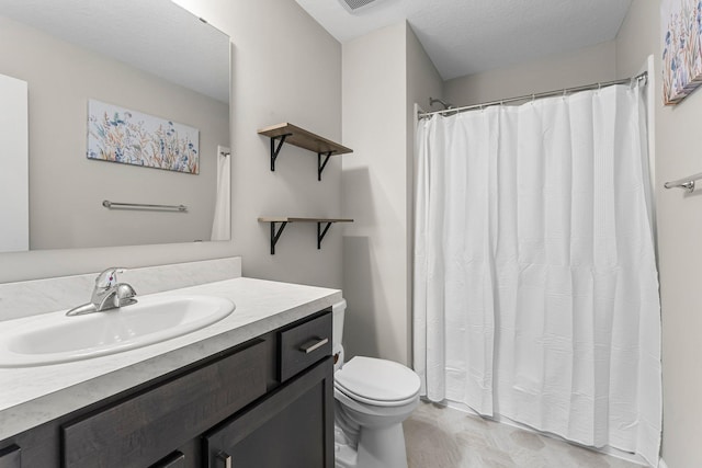 1120 7th Ave NE, Isanti, MN 55040 - full bathroom featuring vanity and a shower with curtain