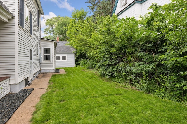 518 32nd St, Minneapolis, MN 55408 - view of grassy yard