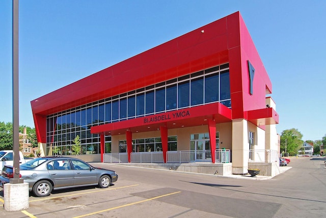 518 32nd St, Minneapolis, MN 55408 - view of building exterior with uncovered parking