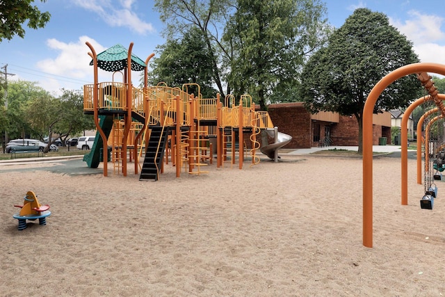 518 32nd St, Minneapolis, MN 55408 - view of communal playground