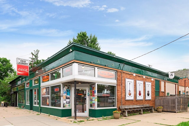 518 32nd St, Minneapolis, MN 55408 - view of building exterior