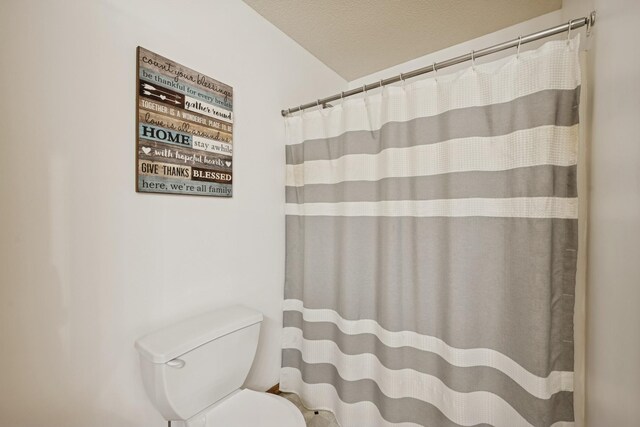 8260 Parkington Ave NE, Otsego, MN 55330 - full bath featuring toilet and curtained shower