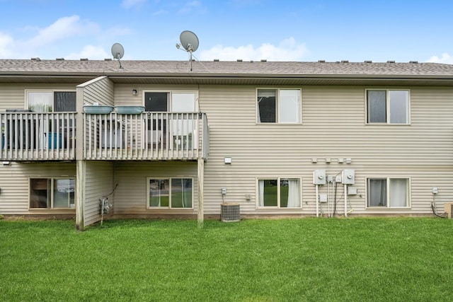8260 Parkington Ave NE, Otsego, MN 55330 - back of house with a lawn and central AC