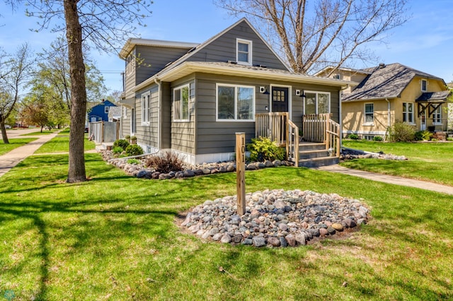 101 5th St NE, Barnesville, MN 56514 - bungalow-style home with a front yard
