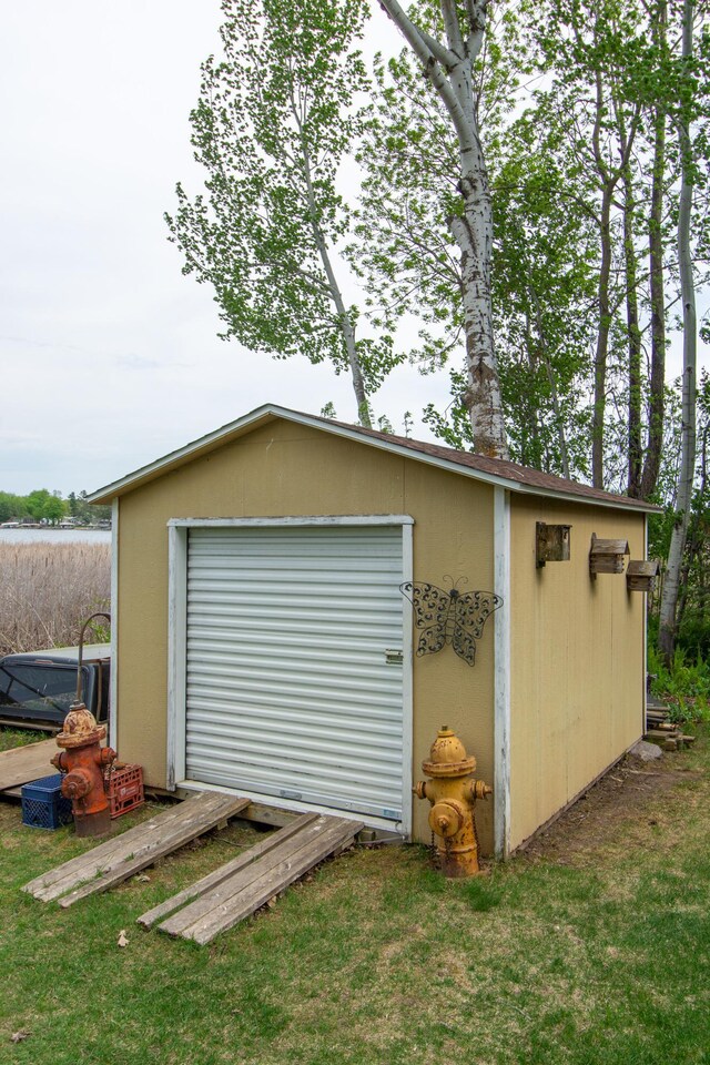 1900 White Cloud Dr E, Isle, MN 56342 - view of garage