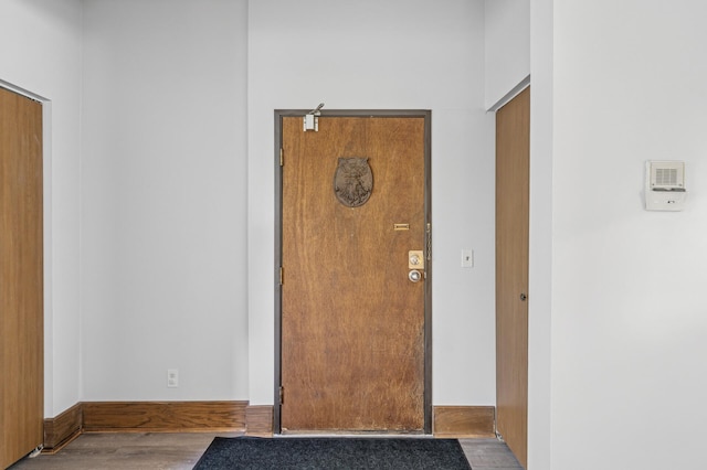 1811 Elliot Ave Unit 2, Minneapolis, MN 55404 - view of doorway to property