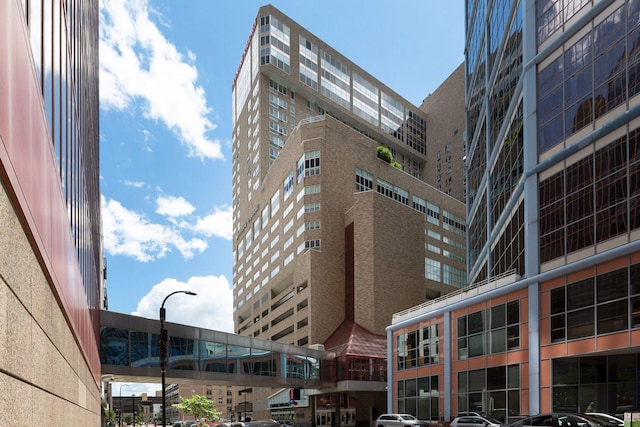 view of apartment building / complex