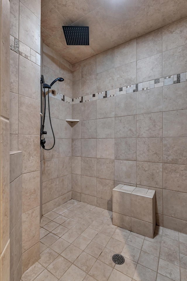2255 Chelmsford Ln, Saint Cloud, MN 56301 - full bathroom with tiled shower
