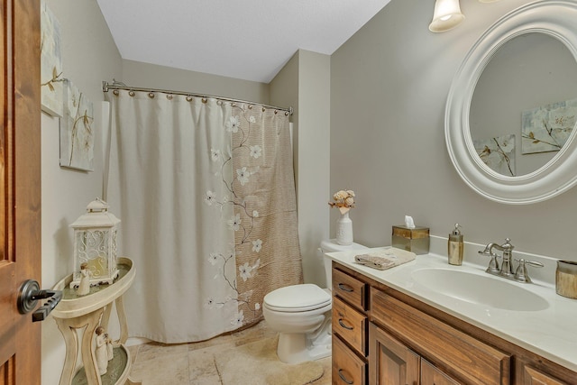 2255 Chelmsford Ln, Saint Cloud, MN 56301 - full bathroom featuring toilet, vanity, and a shower with curtain