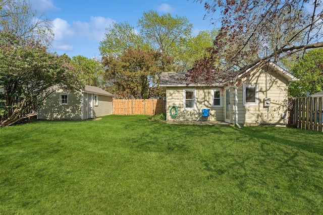 2647 Abbott Ave N, Robbinsdale, MN 55422 - view of yard with an outdoor structure