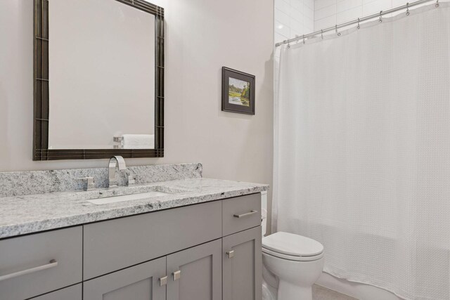 16798 Stirrup Ln, Eden Prairie, MN 55347 - full bath with toilet, vanity, and shower / bathtub combination with curtain