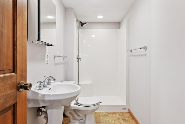 7010 Tartan Curv, Eden Prairie, MN 55346 - bathroom featuring a shower stall and recessed lighting