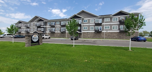 715 Lake Shore Dr NE Unit 207, Bemidji, MN 56601 - view of asphalt street