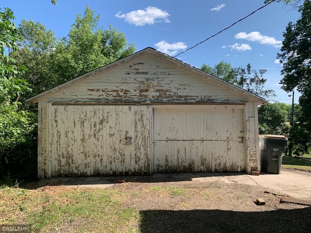 view of outbuilding with an outbuilding