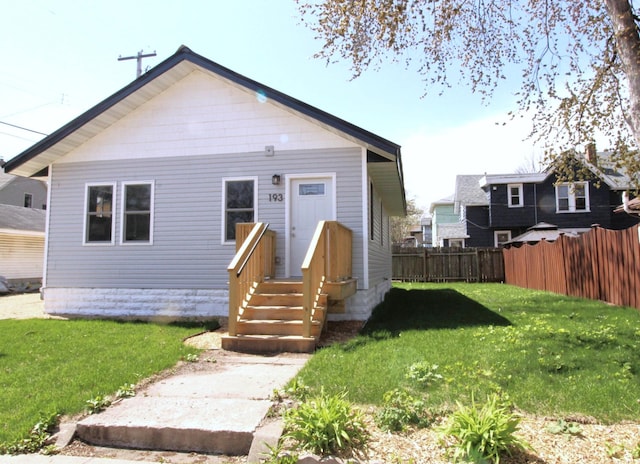 193 Griggs St N, Saint Paul, MN 55104 - view of bungalow-style house