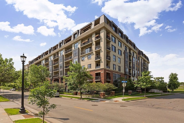 317 Groveland Ave Unit 514, Minneapolis, MN 55403 - view of apartment building / complex