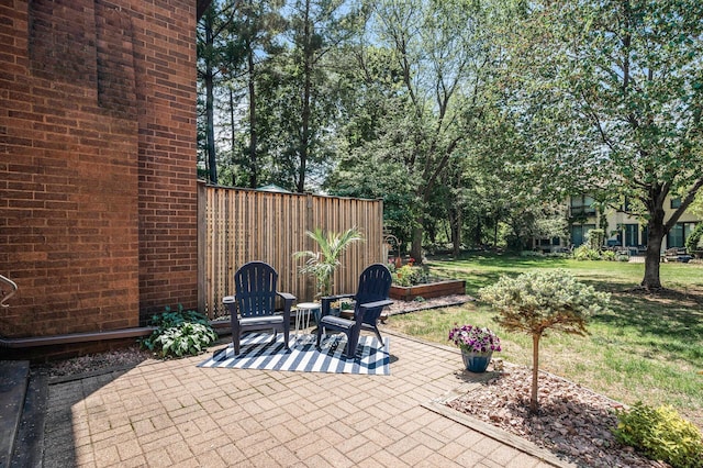 1940 Dupont Ave S, Minneapolis, MN 55403 - view of patio