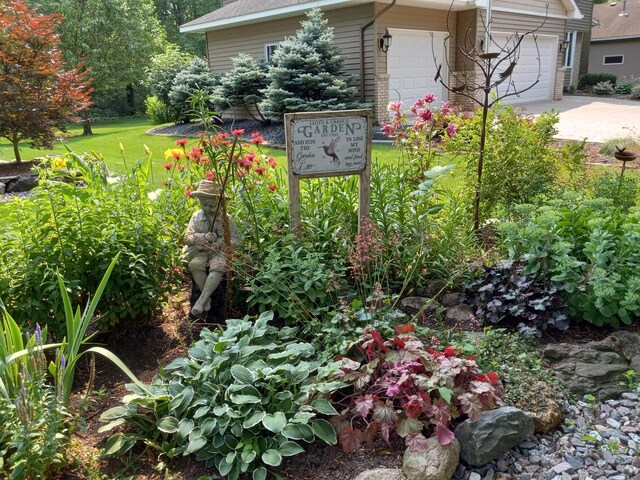 exterior view of concrete driveway