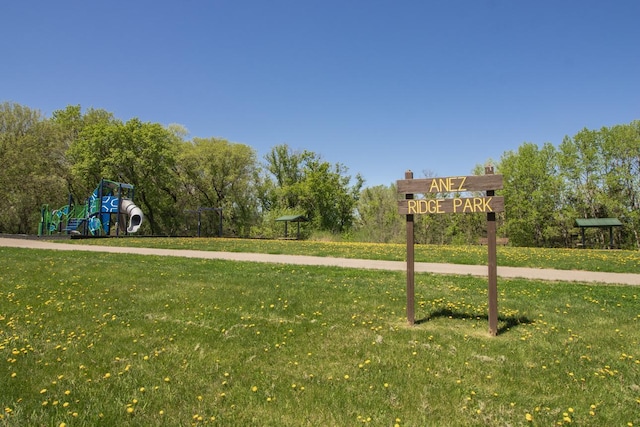 1922 Eastridge Ct, Stillwater, MN 55082 - view of property's community with a yard