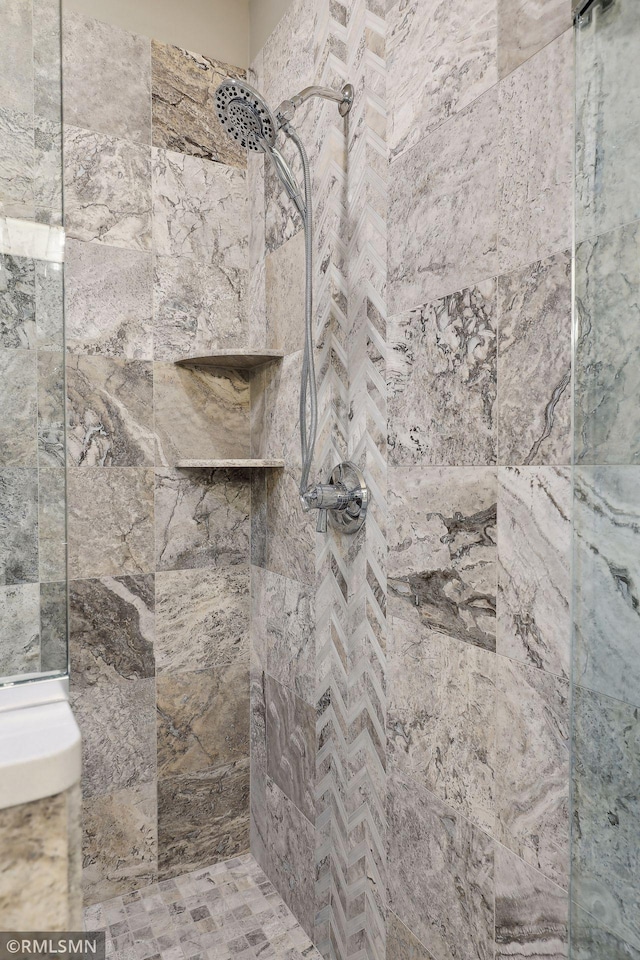 4104 Osprey Ct, Prior Lake, MN 55372 - full bath featuring a tile shower