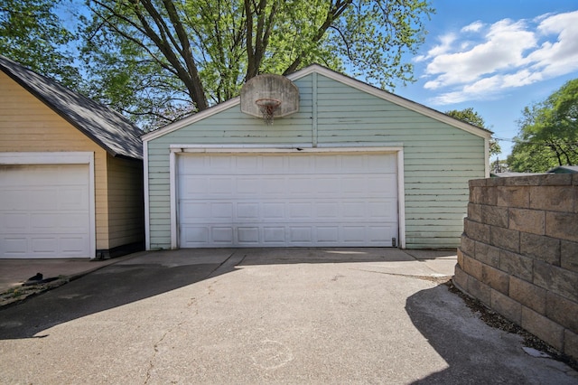 733 1st St SW, Faribault, MN 55021 - view of detached garage