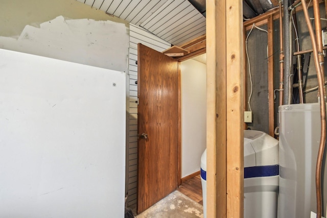 6522 Kilmer Ln N, Maple Grove, MN 55369 - corridor featuring water heater