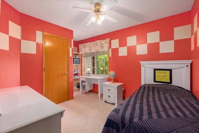 9230 Cheney Trl, Inver Grove Heights, MN 55076 - bedroom featuring a textured ceiling, light carpet, and ceiling fan