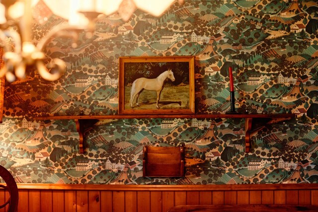 16865 Terrey Pine Dr, Eden Prairie, MN 55347 - detailed view of a wainscoted wall, wallpapered walls, and wooden walls
