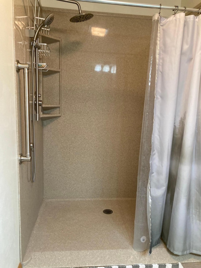 875 20th St, Windom, MN 56101 - bathroom with a shower with curtain
