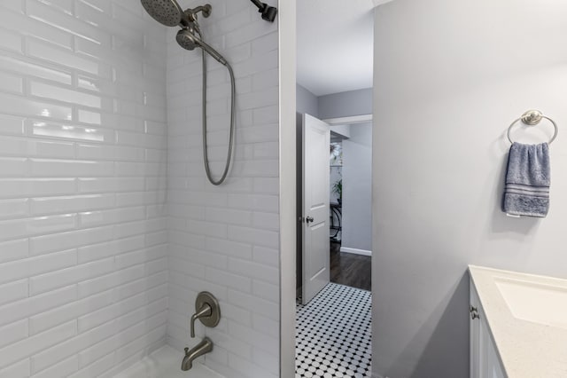 5548 34th Ave S, Minneapolis, MN 55417 - full bath featuring  shower combination and vanity