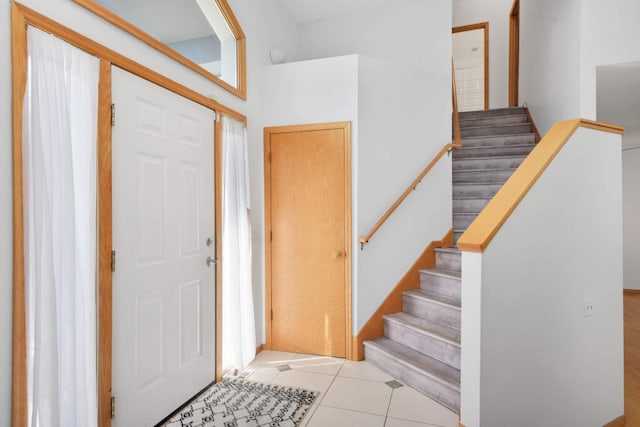 12625 Tiffany Ct, Burnsville, MN 55337 - tiled entryway with stairs