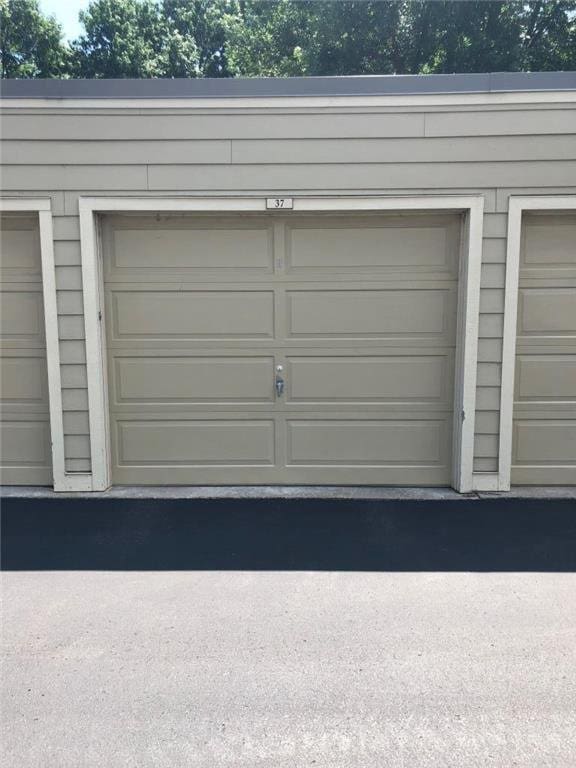 7412 22nd St Unit 204, Saint Louis Park, MN 55426 - view of garage