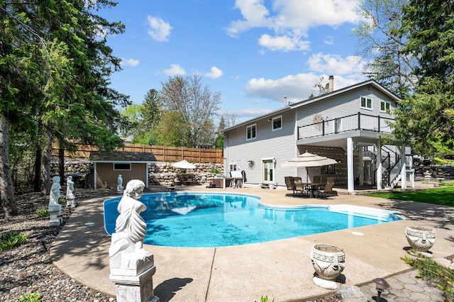 2209 Indian Rd W, Minnetonka, MN 55305 - swimming pool featuring a patio area and outdoor dining area