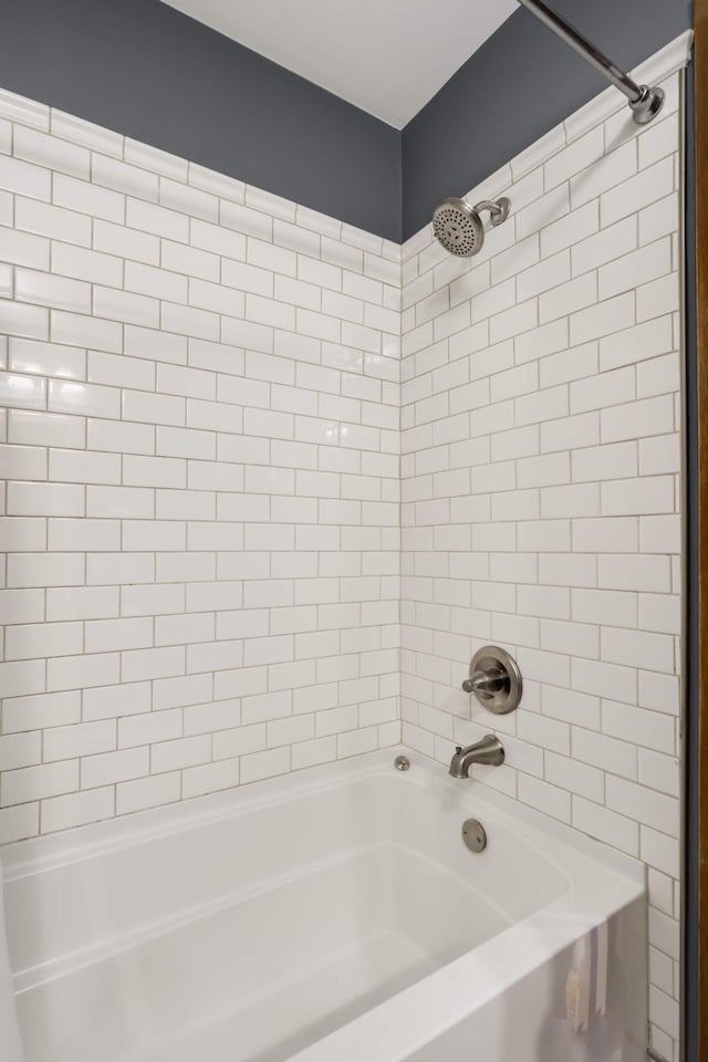 635 Grand Ave Unit 4, Saint Paul, MN 55105 - full bath featuring shower / washtub combination
