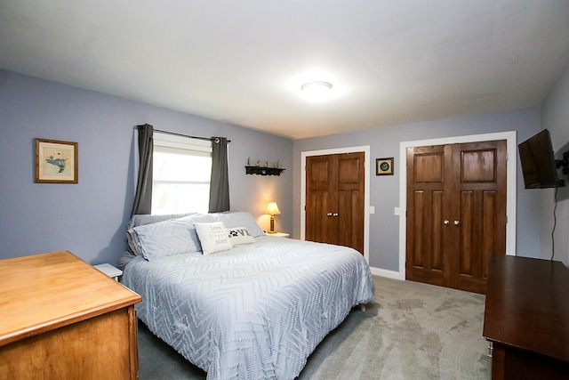 340 5th Ave SW, Hutchinson, MN 55350 - carpeted bedroom featuring baseboards