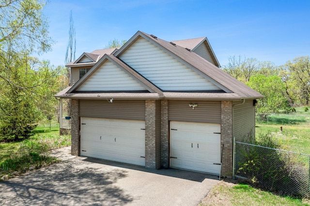 25100 Lincoln Dr NE, Athens Twp, MN 55040 - garage featuring fence