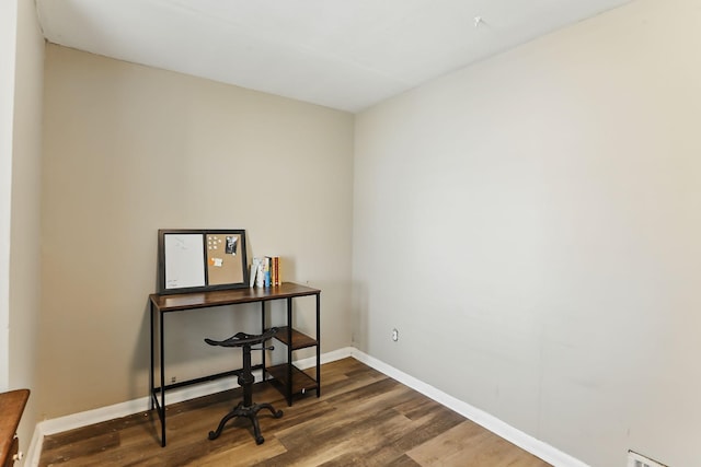 3519 Upton Ave N, Minneapolis, MN 55412 - home office featuring wood finished floors and baseboards