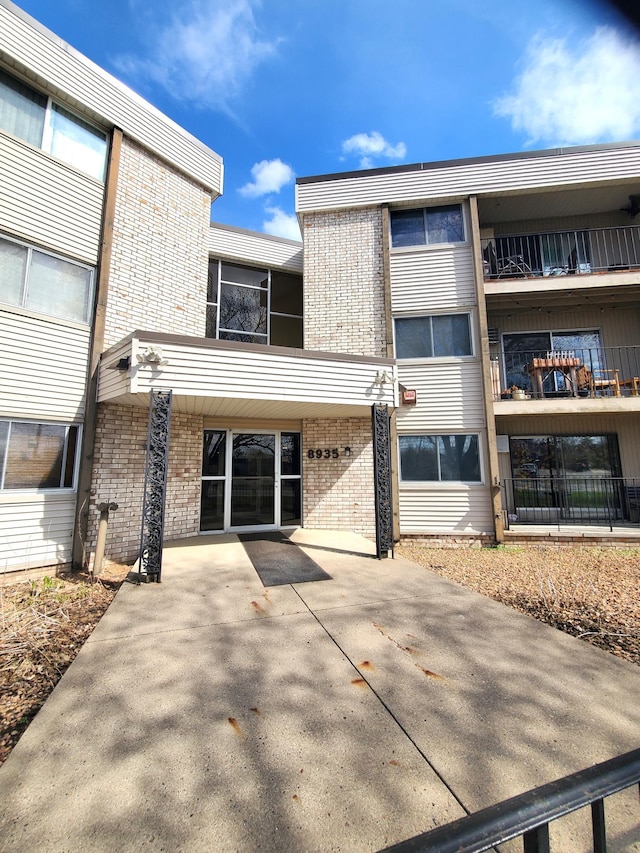 8935 Old Cedar Ave S Unit 113, Bloomington, MN 55425 - view of building exterior