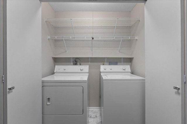 3440 Golfview Dr Unit 123, Eagan, MN 55123 - laundry area with washing machine and dryer