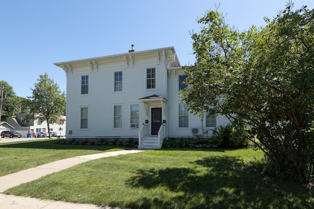 504 Buchanan St, Red Wing, MN 55066 - italianate-style house with a front lawn